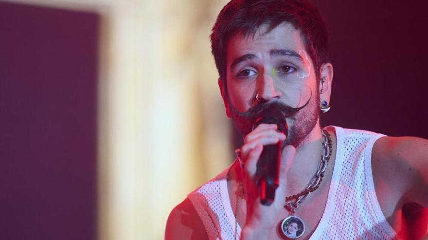 Camilo llena el Navarra Arena con su música