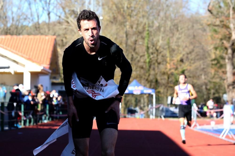 Atletas durante el 36 Campeonato Navarro de Cross Largo.