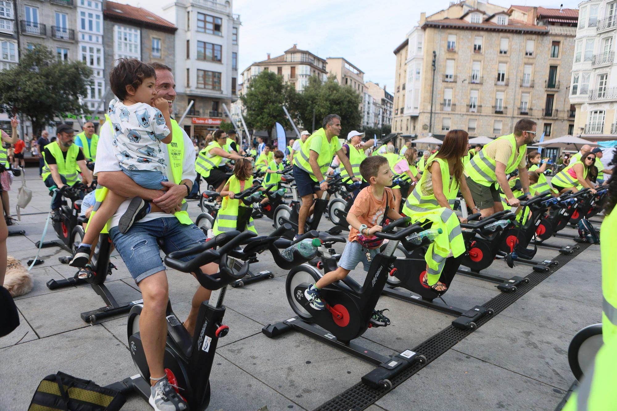 En imágenes: Pedaleada popular en la Virgen Blanca en la Semana Europea de la Movilidad en Gasteiz