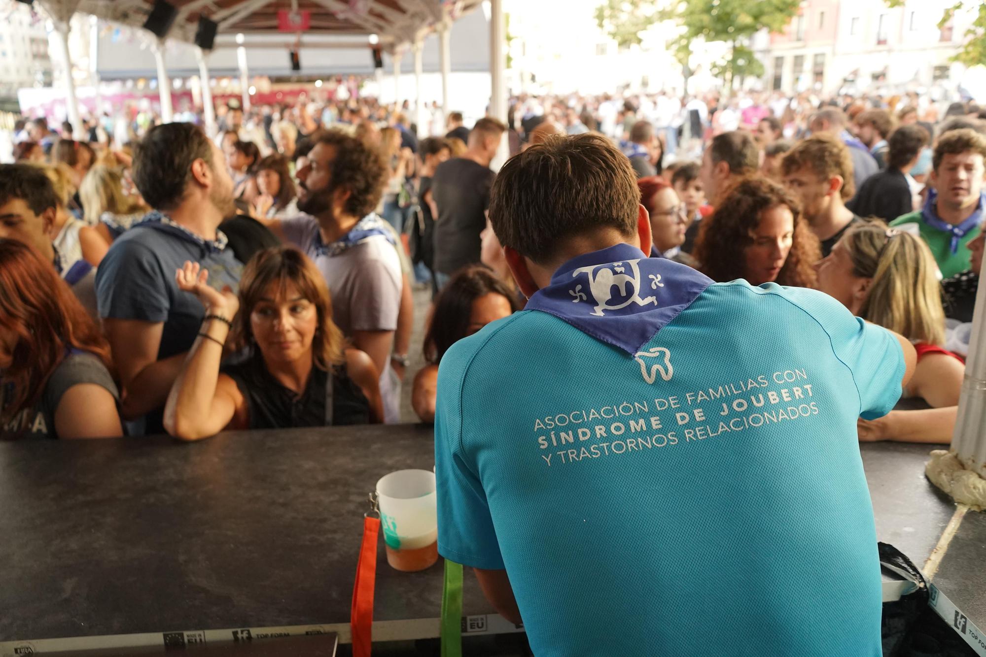 En imágenes: turno solidario por Aitana en la Pinpilinpauxa por Aste Nagusia