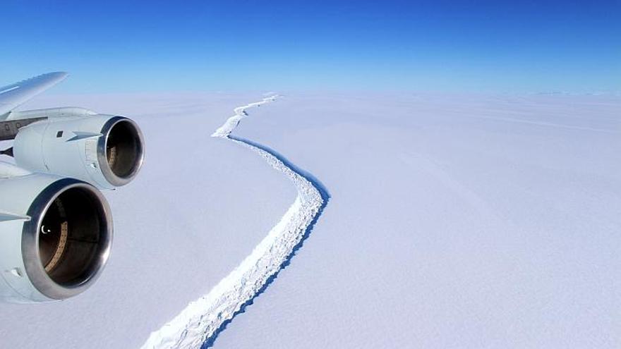 Imagen área de una parte de la superficie del iceberg