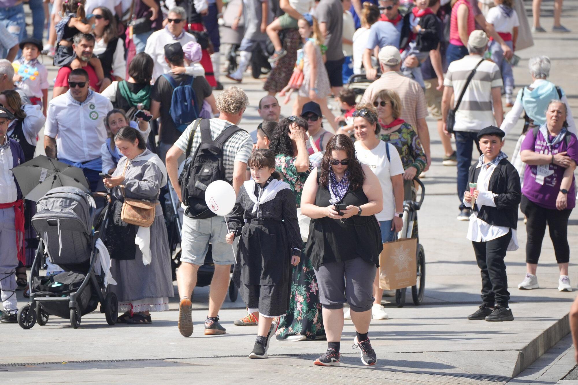 En imágenes: Los txikis se adueñan de su día en las fiestas de La Blanca