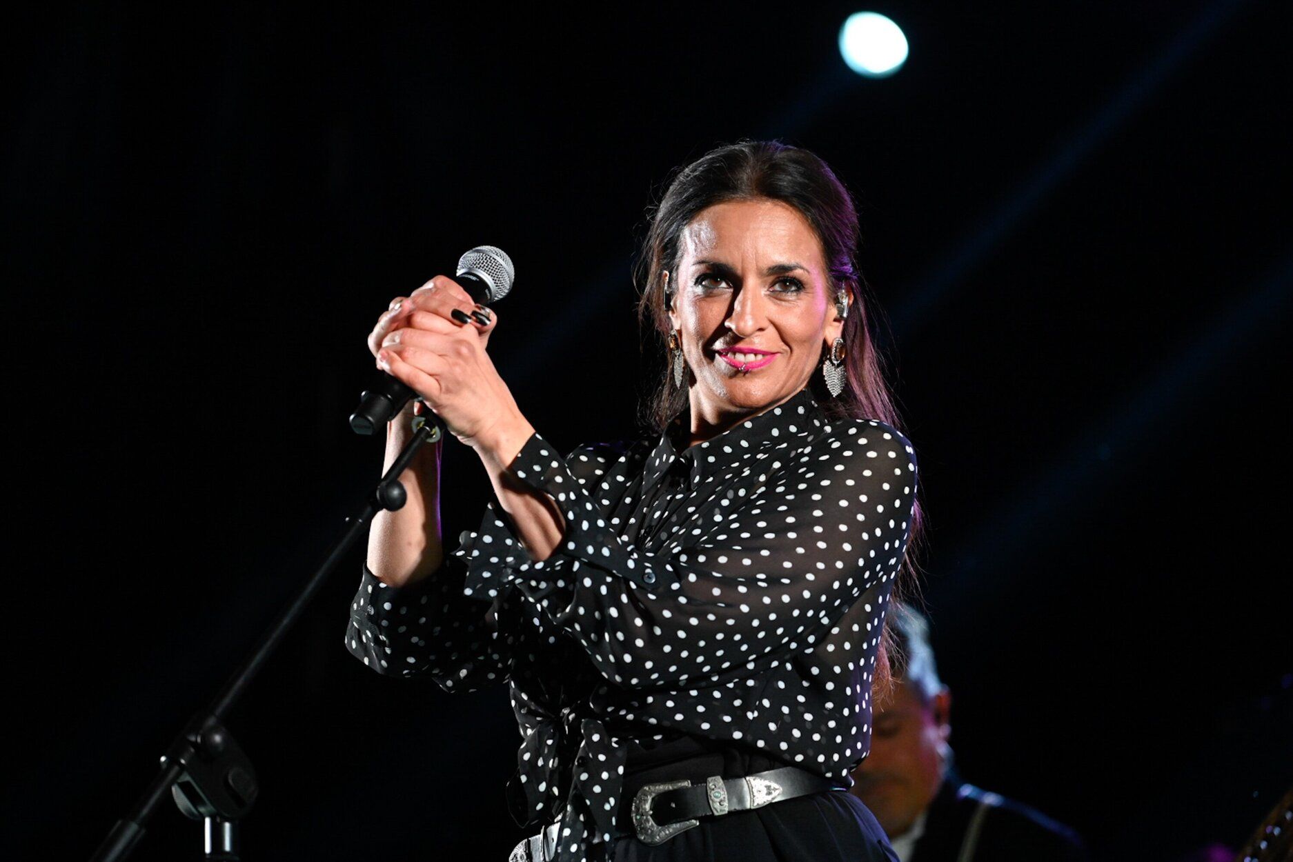 Irun vibra con el concierto de Bebe