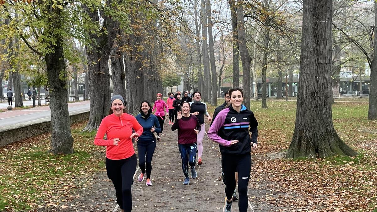 Actividad de running en el parque de El Padro