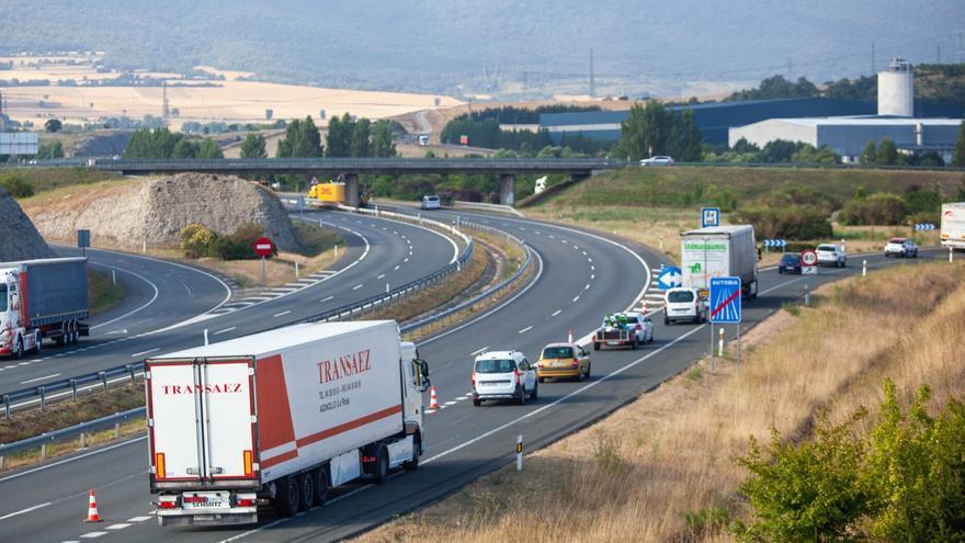 Retenciones en la A-1 a la altura de Jundiz por un accidente múltiple