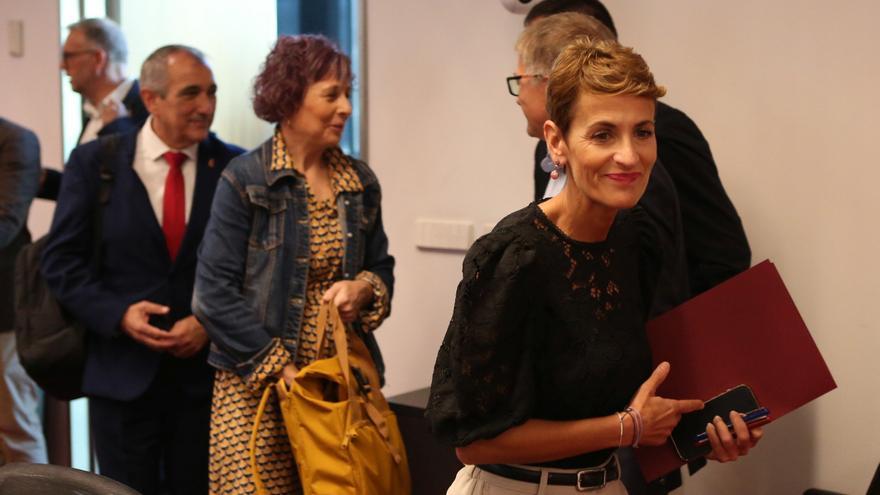 Fotos de la comparecencia de María Chivite en el Parlamento para explicar los informes de la OANA