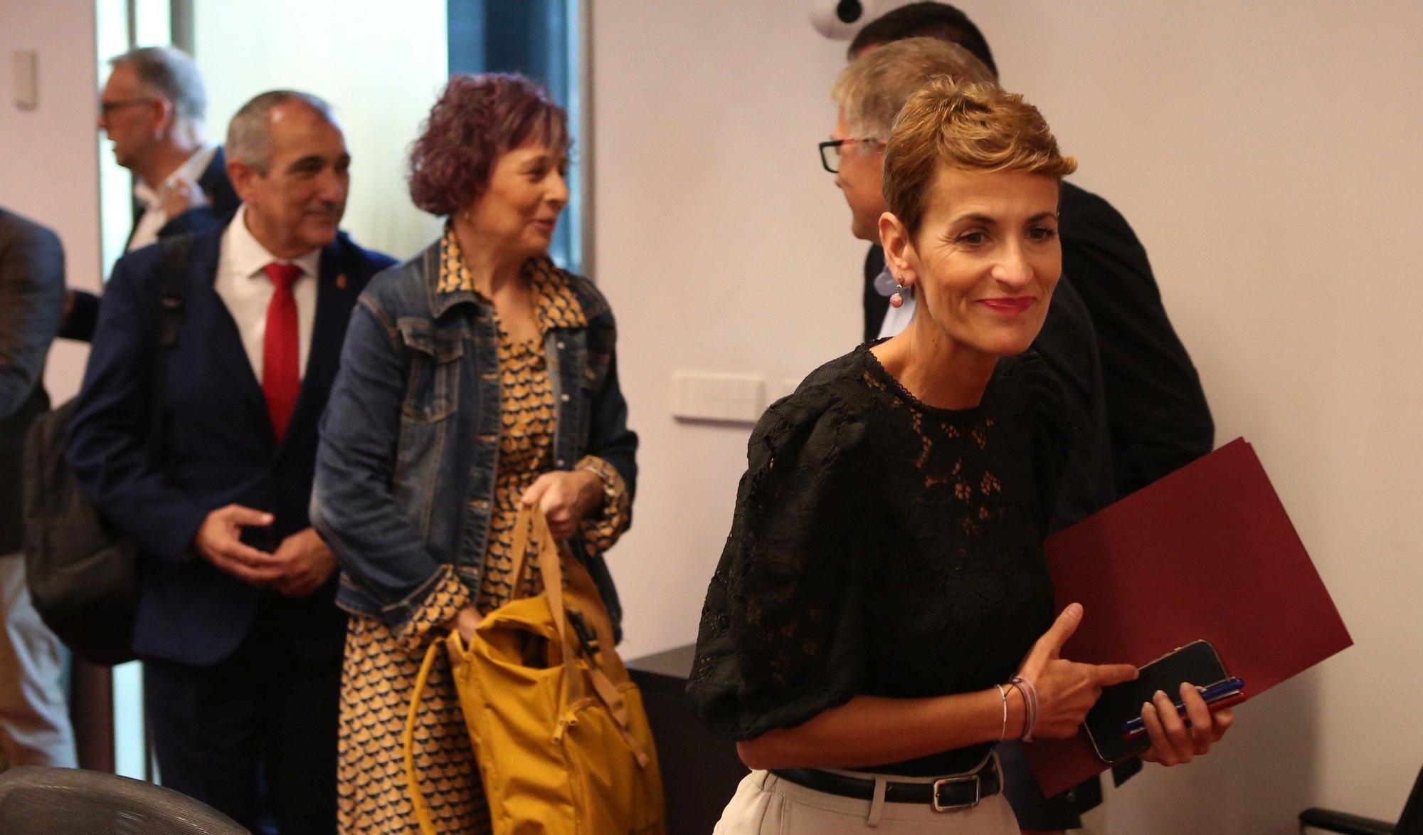 Fotos de la comparecencia de María Chivite en el Parlamento para explicar los informes de la OANA
