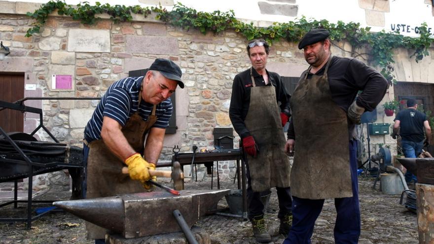 Como hace 2.500 años, se hizo hierro en Urdax-Urdazubi