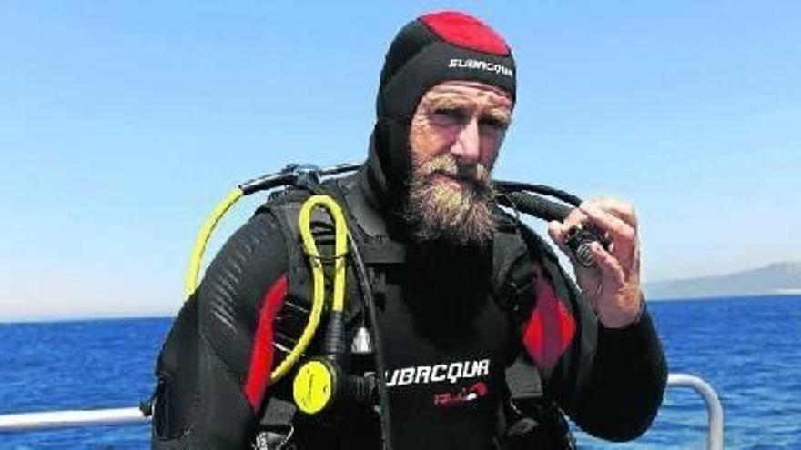 El experto marino Telmo Aldaz, durante una de sus aventuras acuáticas.