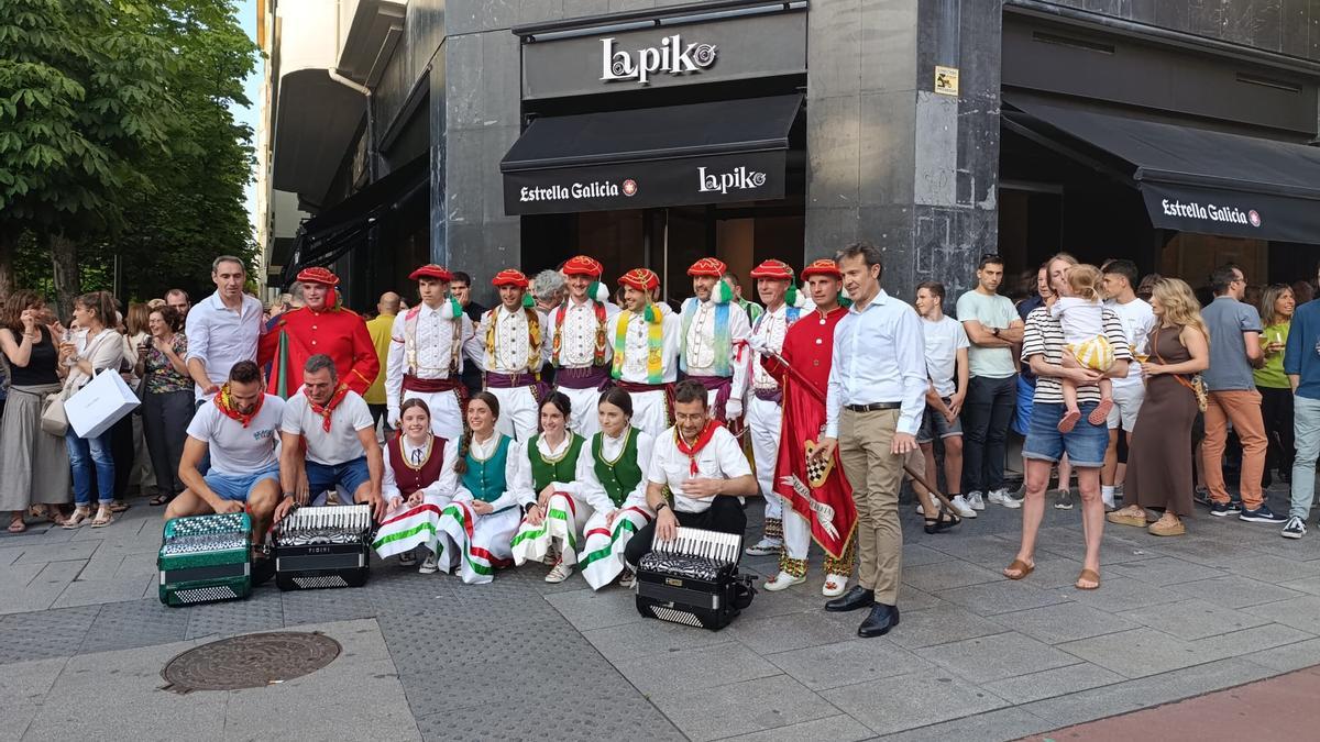 Imágenes de la inauguración del restaurante Lapiko