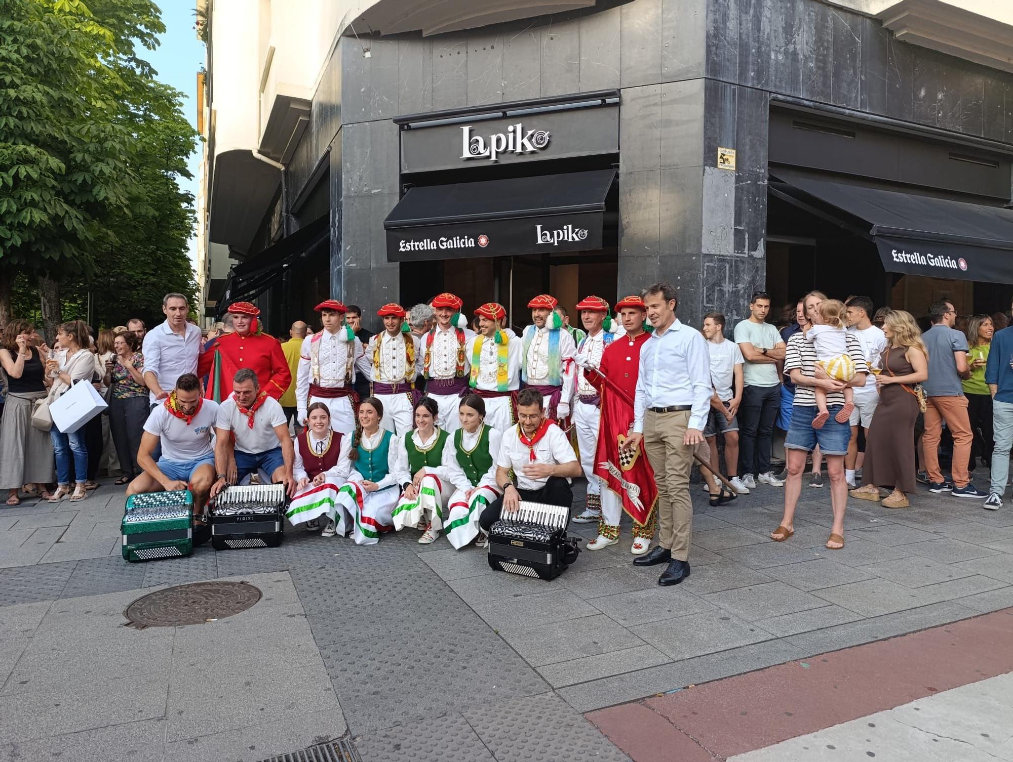 Imágenes de la inauguración del restaurante Lapiko