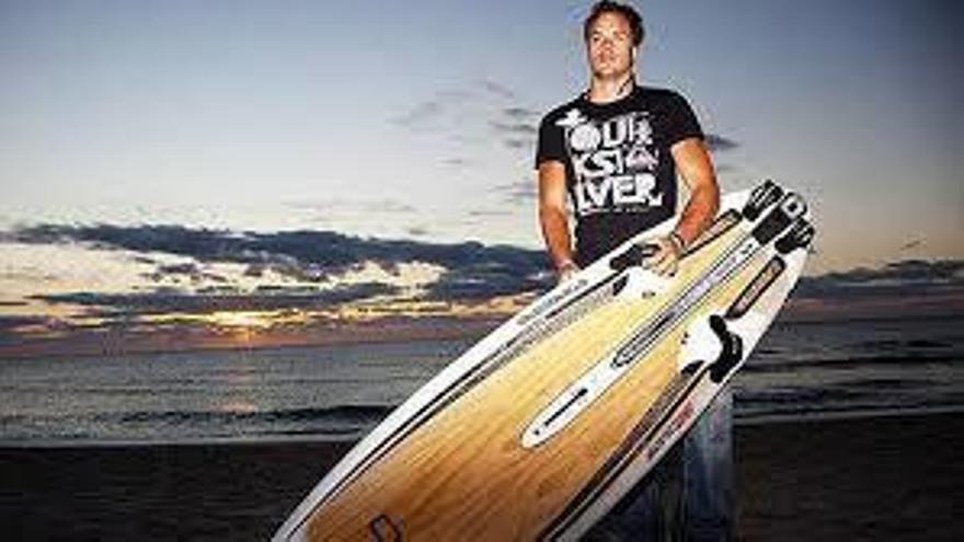 Hallan muerto al campeón italiano de windsurf Alberto Menegatti en Tenerife