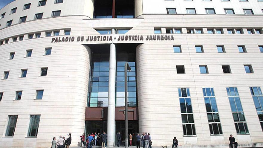 Fachada del Palacio de Justicia.