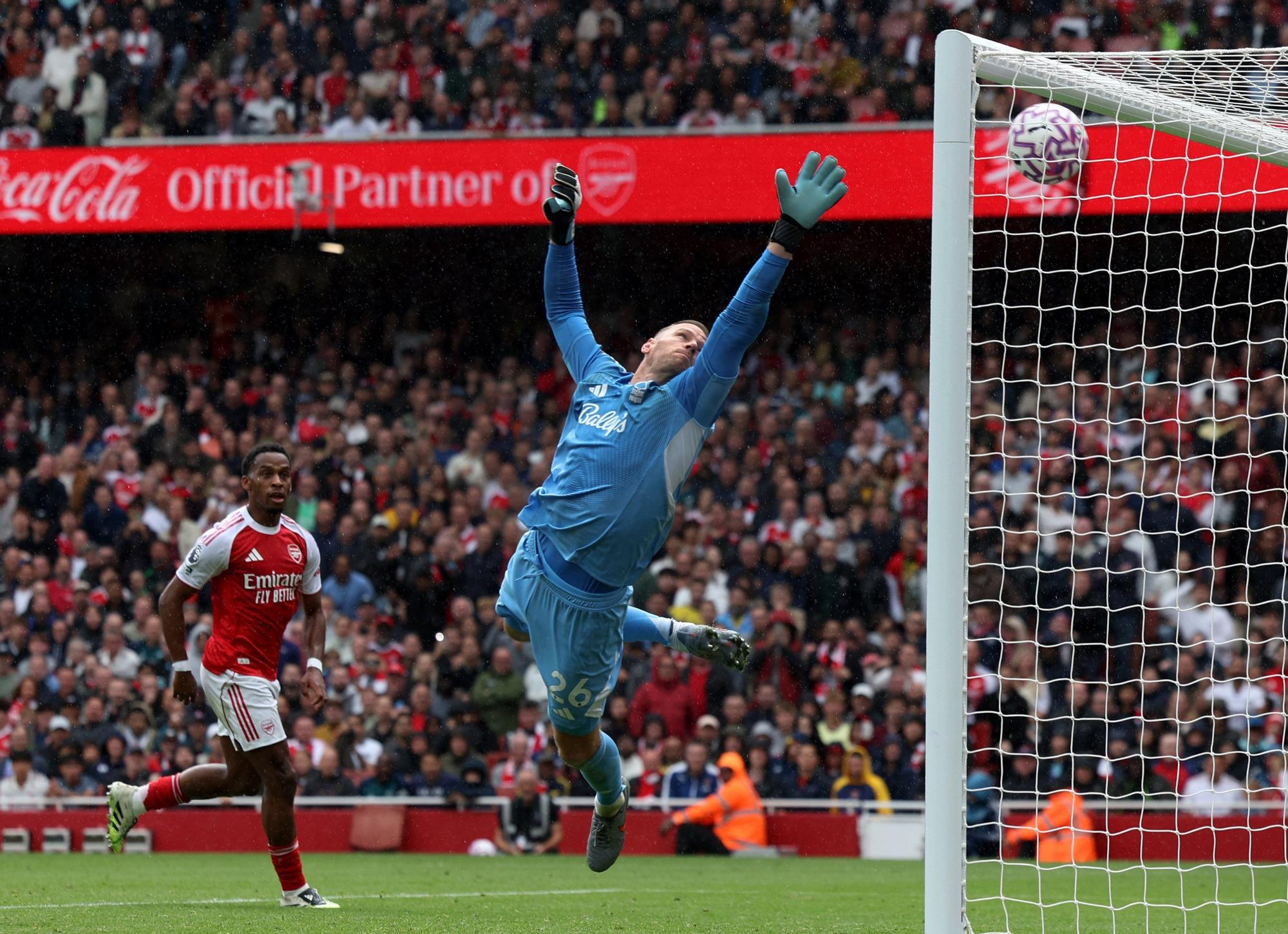 En imágenes: El Arsenal gana con un doblete de Zubimendi y avisa al Athletic