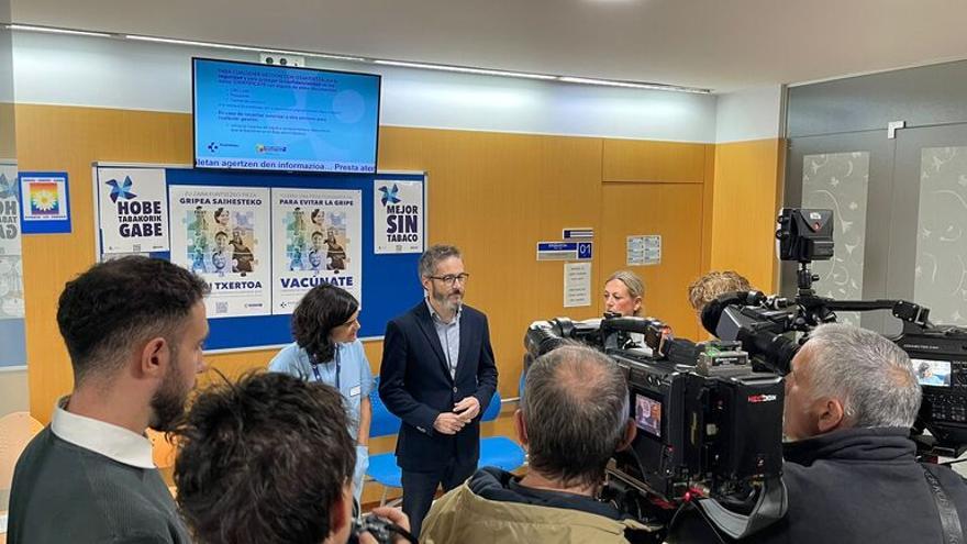 Desde que el jueves se abrieran los canales para coger cita, más de 43.000 personas lo han hecho ya, de las cuales 2.353 son niños y niñas y 20.381 mayores de 80 años.