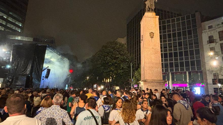 Bilbao se desborda en la primera noche de Aste Nagusia, con Abandoibarra pendiente de estrenar