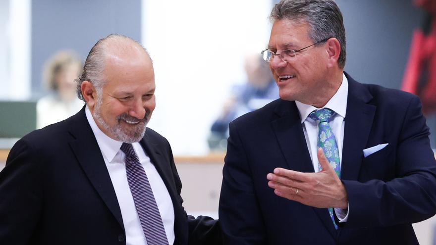 EE.UU. afirma que sólo reducirá los aranceles al aluminio y el acero si Europa se replantea sus normas digitales