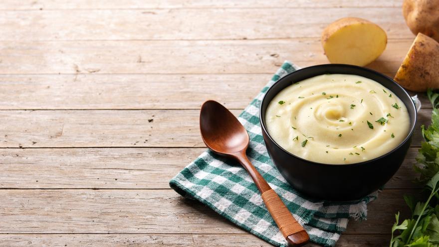 Puré de patata perfecto: el secreto del ajo confitado