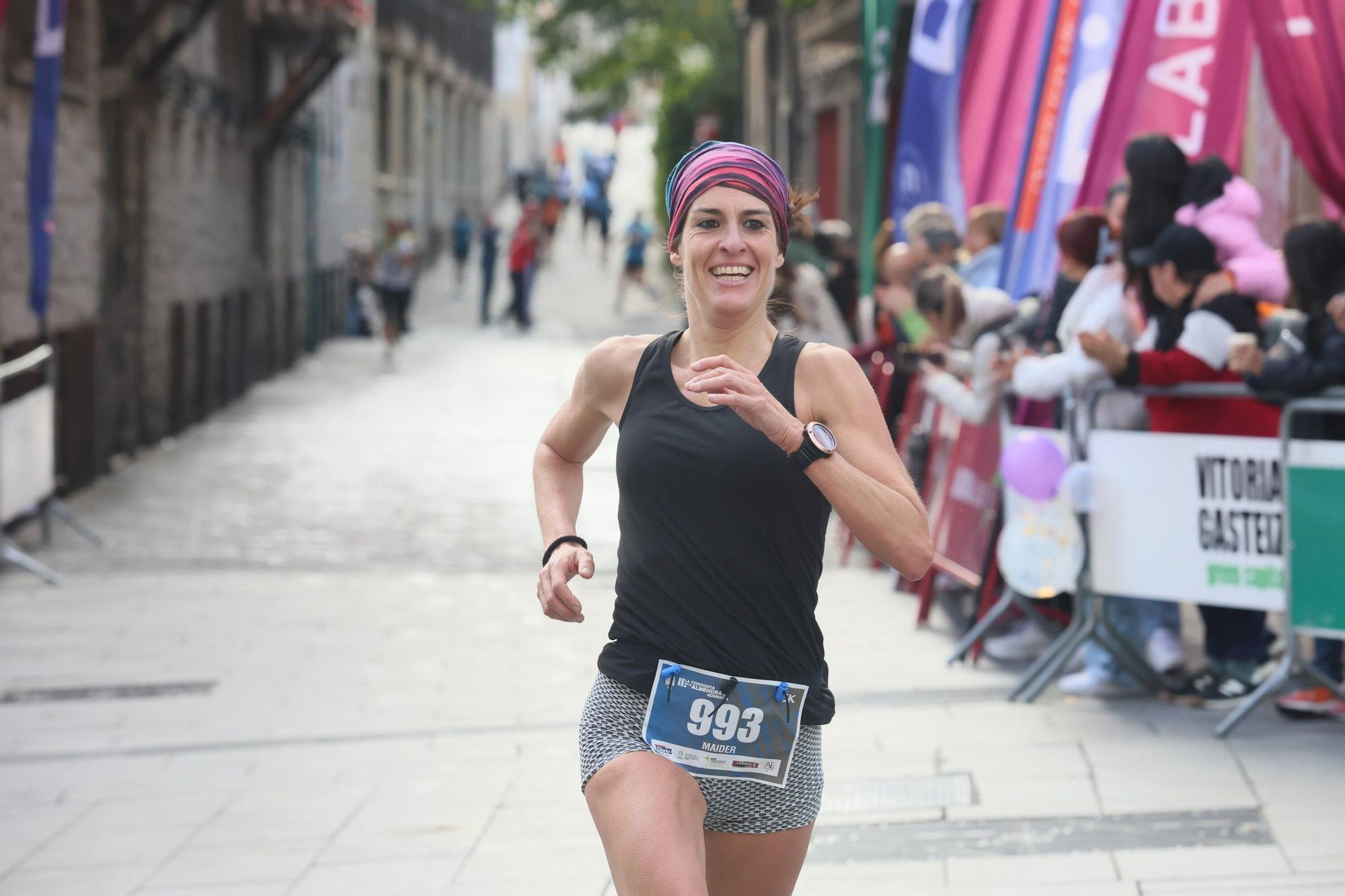En imágenes: Miles de personas participan en La Conquista de la Almendra
