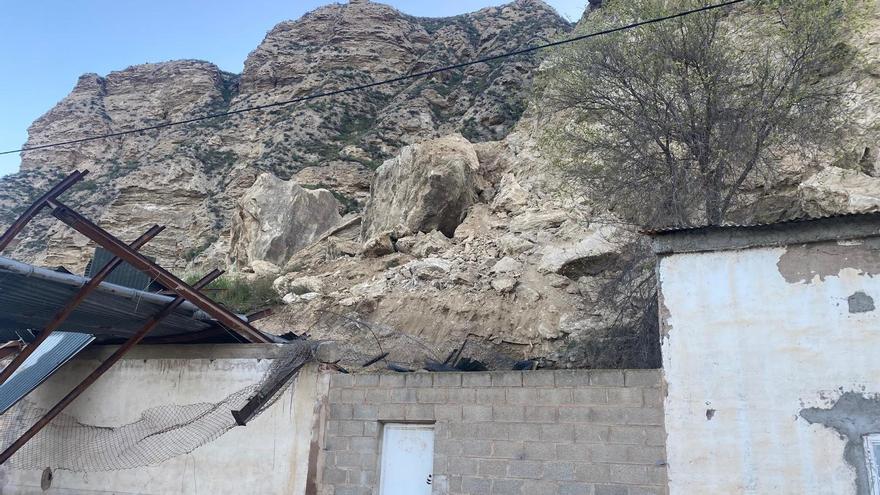 Azagra busca una solución para el derrumbe de la peña un año después