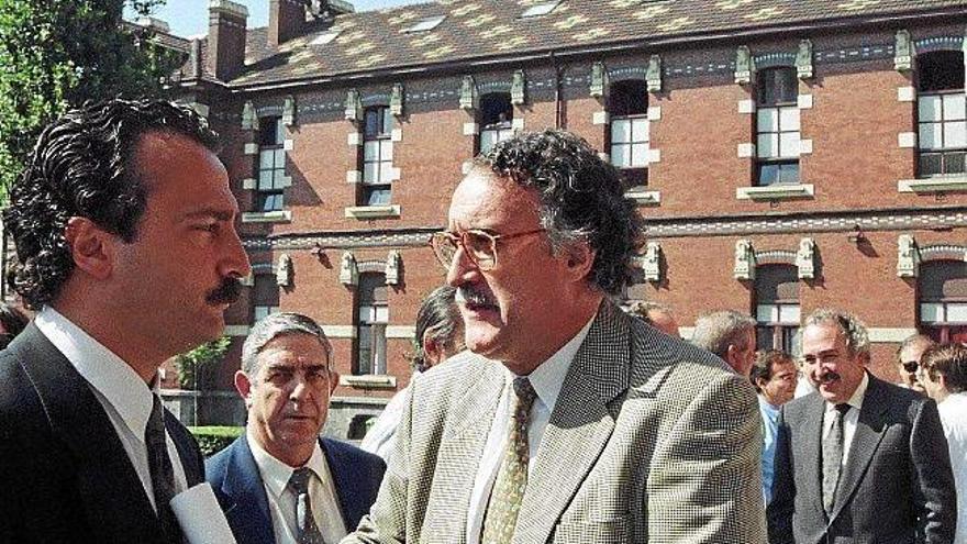 Iñaki Azkuna hizo sus primeras incursiones en la política en el campo de la sanidad.