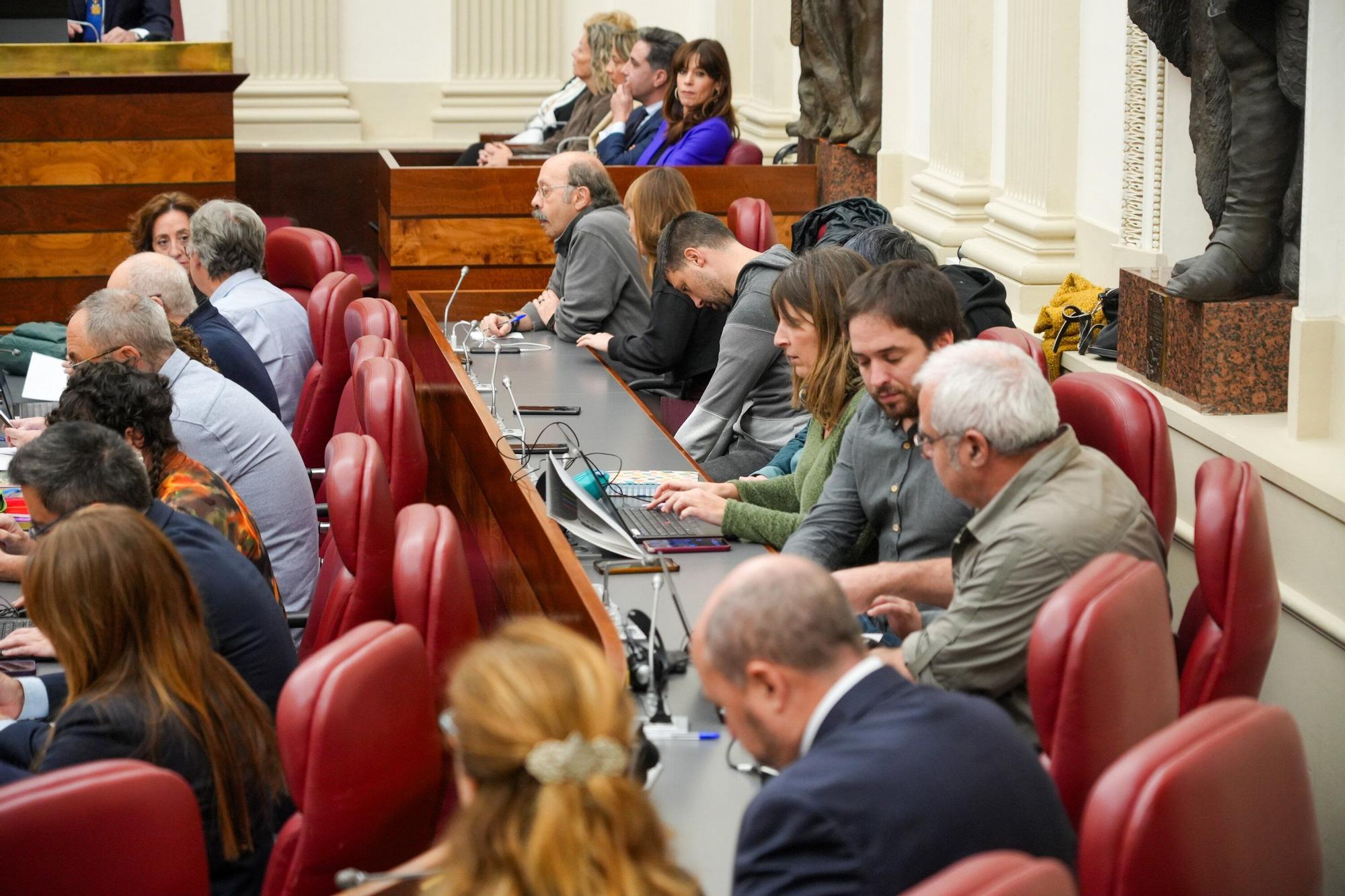 En imágenes: Pleno Tradicional de noviembre de Juntas Generales