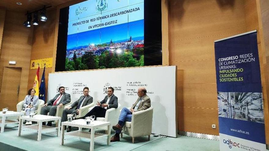 Vitoria expone en Madrid su experiencia en las redes de calor
