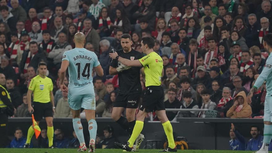 ¿Por qué Unai Simón pidió que se anulara el gol del Betis?