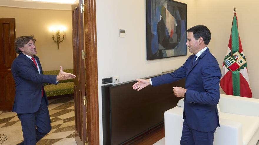 Andueza augura unas Cuentas expansivas y pide a Pradales que el estatus sea cosa de los partidos