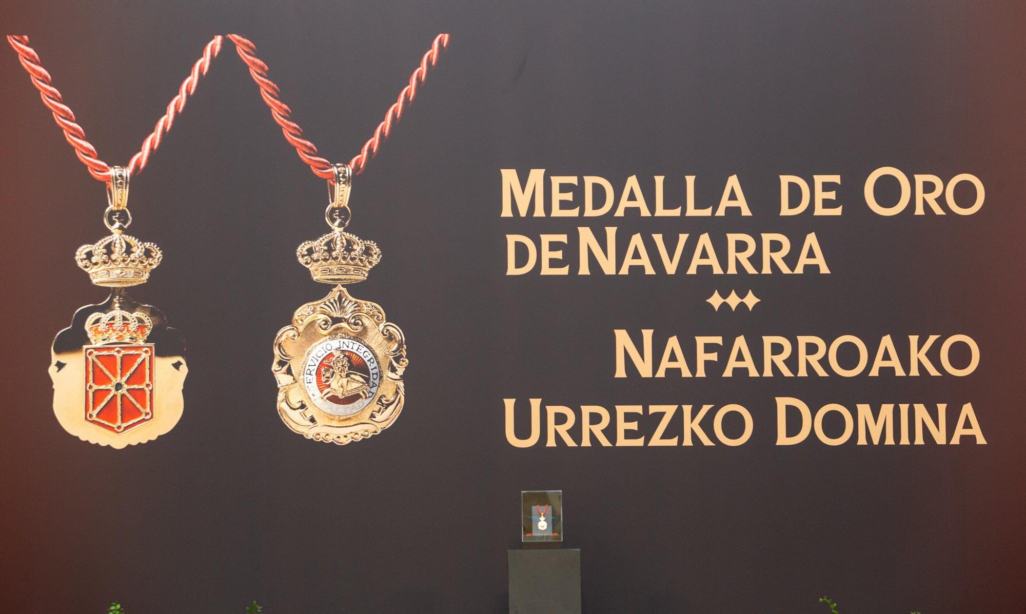 Fotos de la entrega de la Medalla de Oro de Navarra a Manuel Torres a título póstumo