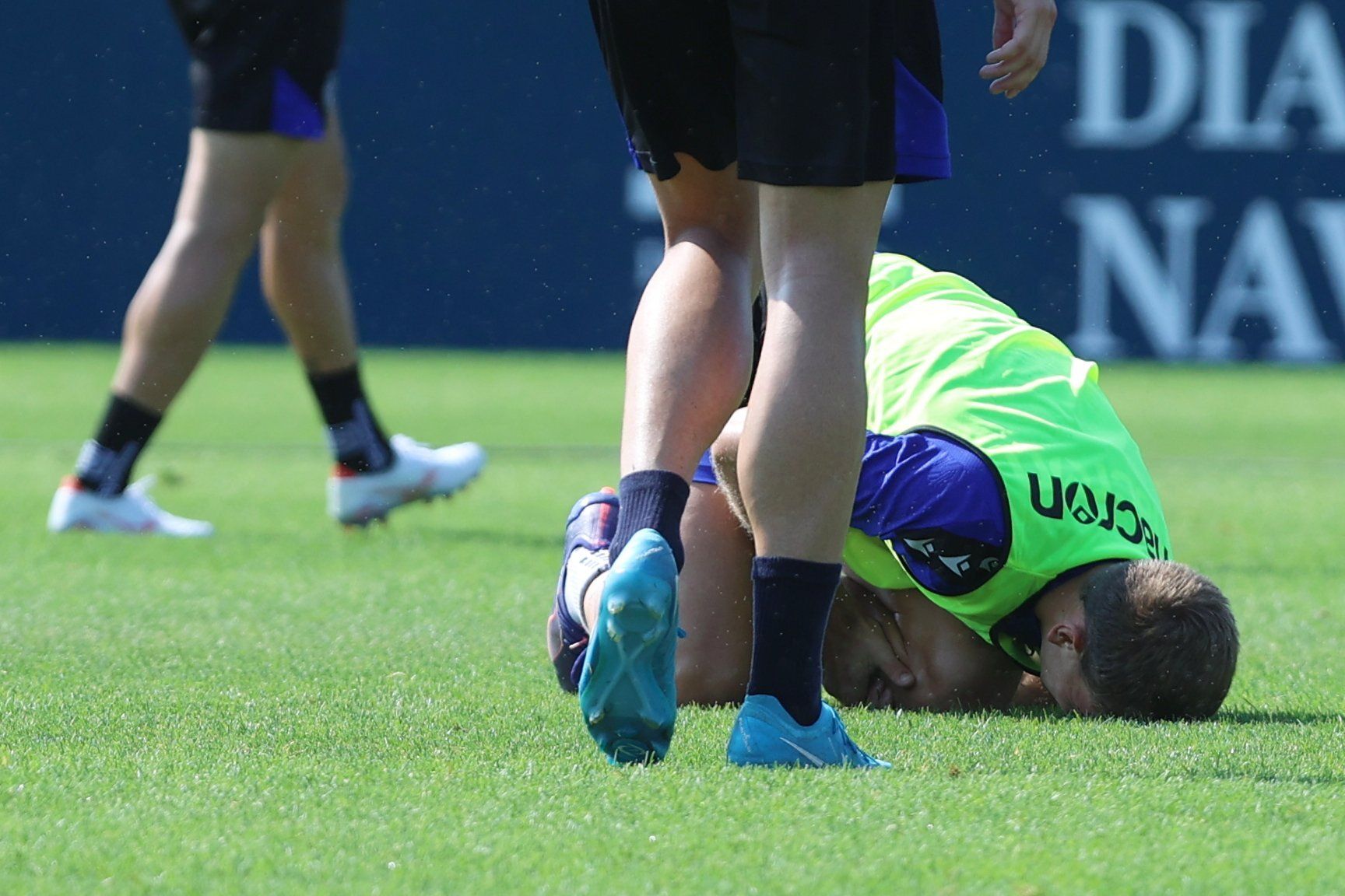 Fotos / Osasuna trabaja con intensidad en el entrenamiento de este miércoles