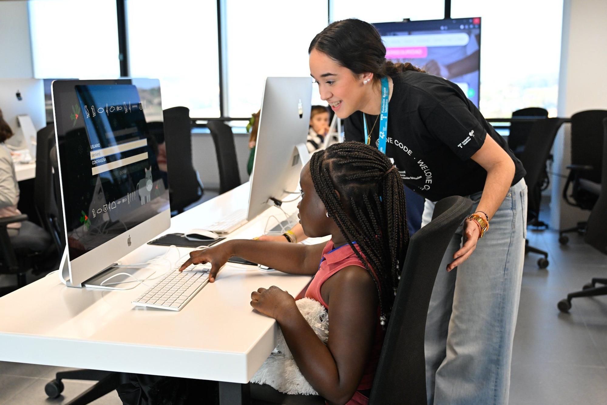 En imágenes: ‘hackeo’ al Olentzero vasco en el campus 42 Urduliz