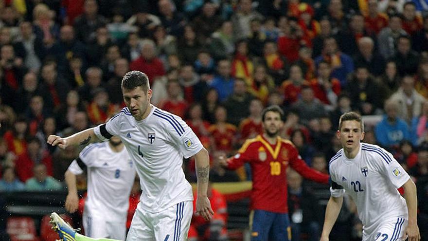 España se mete en un lío (1-1)