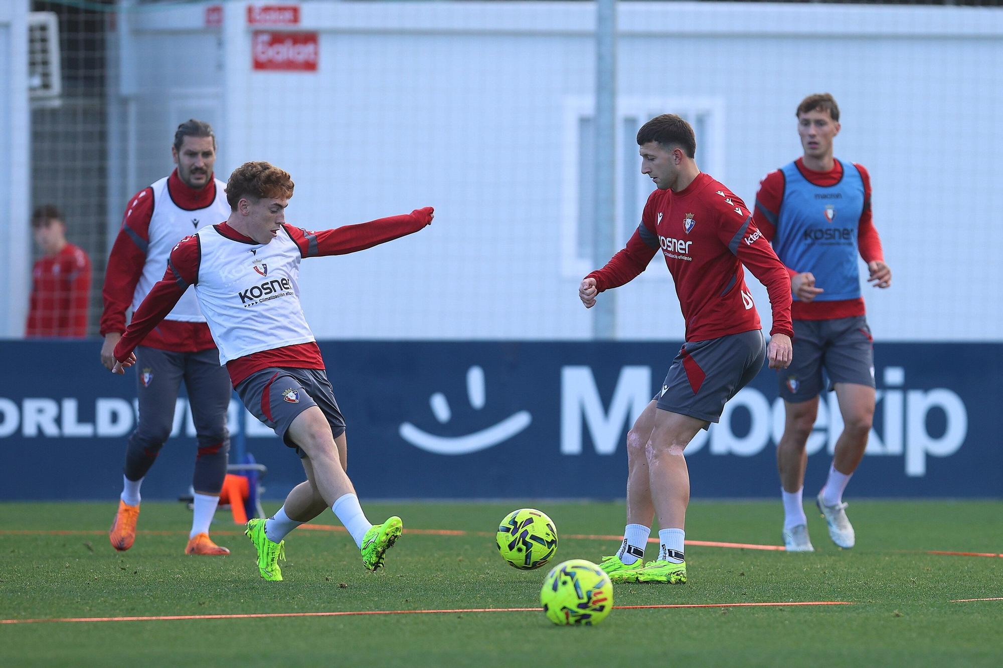Fotos del entrenamiento de Osasuna (17/11/2025)