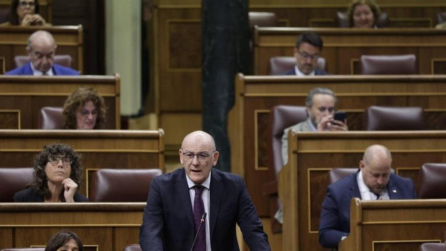 El PNV rechaza el Estatuto del Becario porque es una ley "invasora" que no responde a la realidad de Euskadi