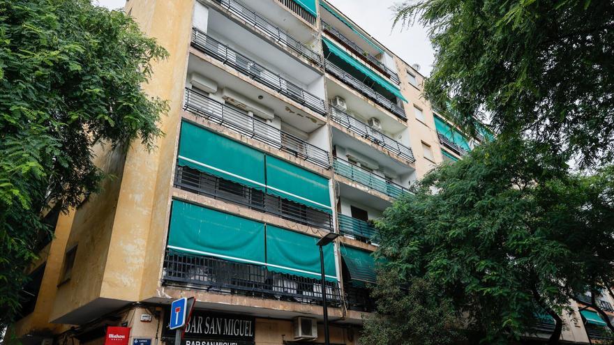 Los motivos por los que nadie se dio cuenta de que un hombre llevaba 15 años muerto en su piso de Valencia