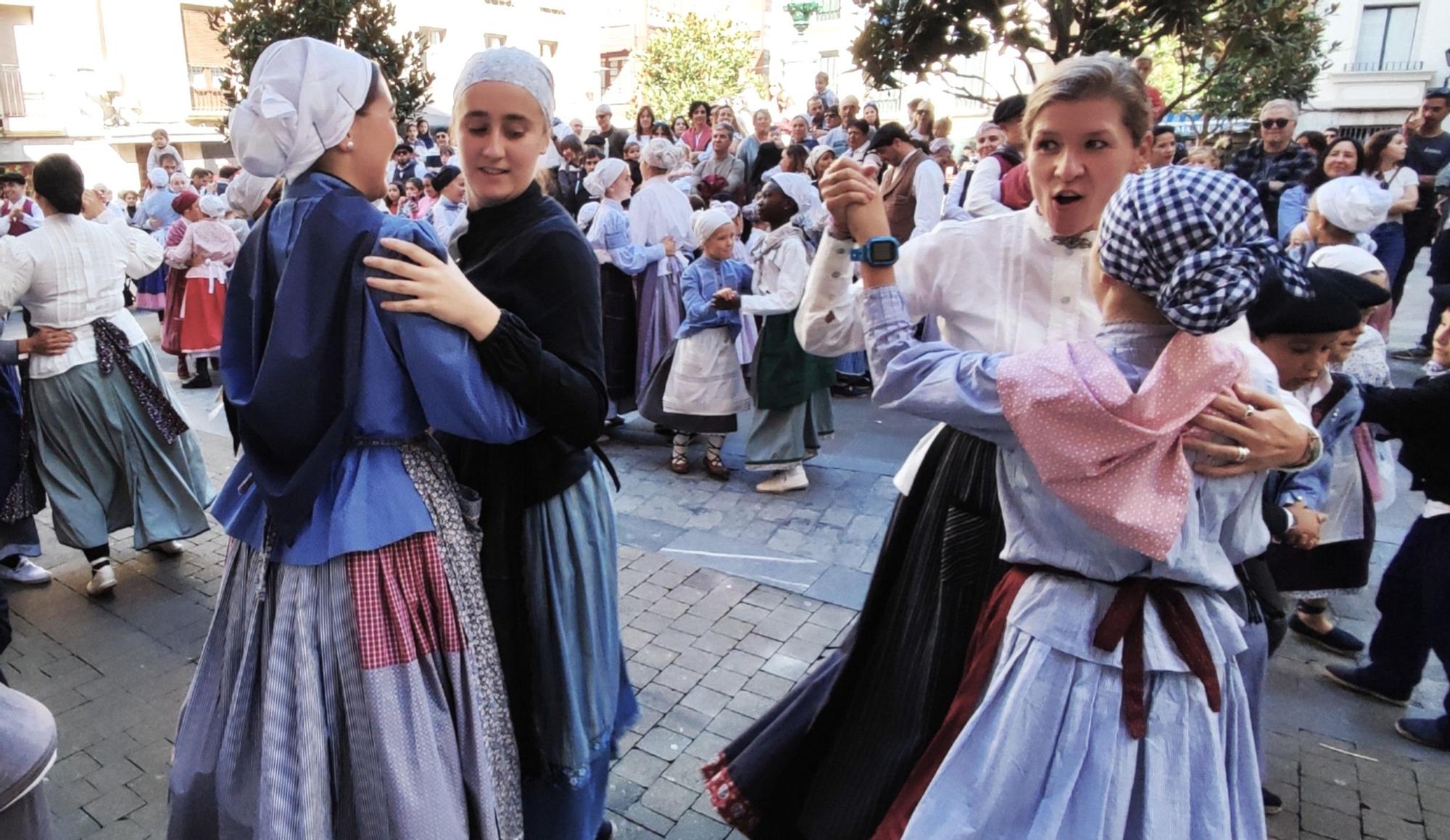 Debako Euskal Jaia iruditan