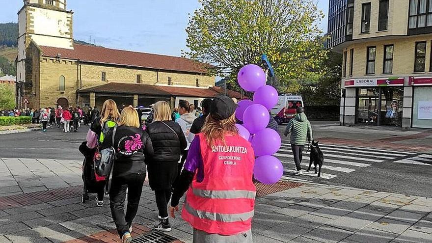 Enkarterri abandera el morado de la igualdad