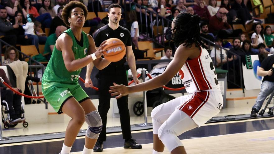 Isabela Jourdain deja el Araski
