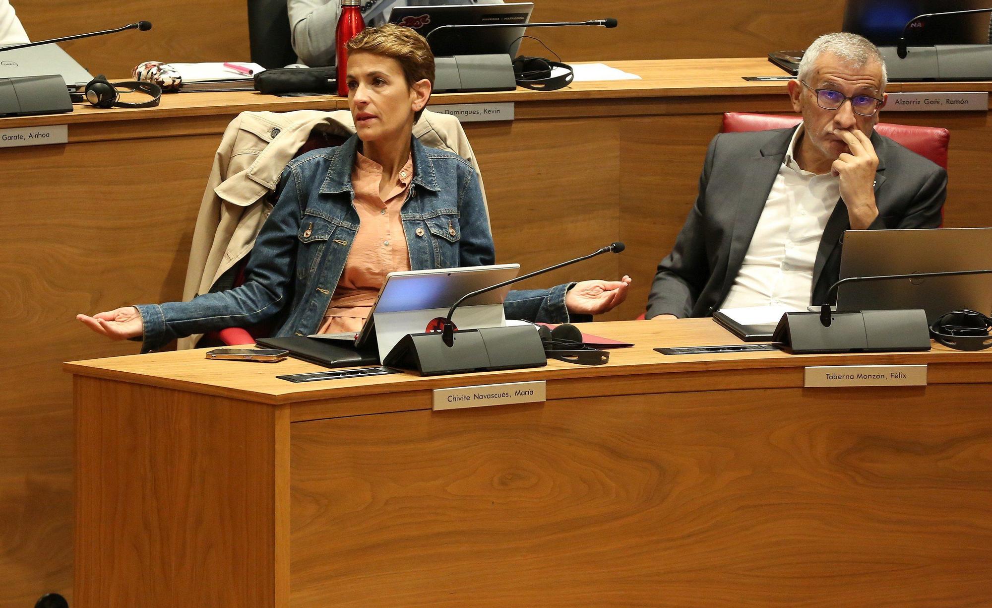 Fotos del pleno del Parlamento de Navarra del 9 de octubre