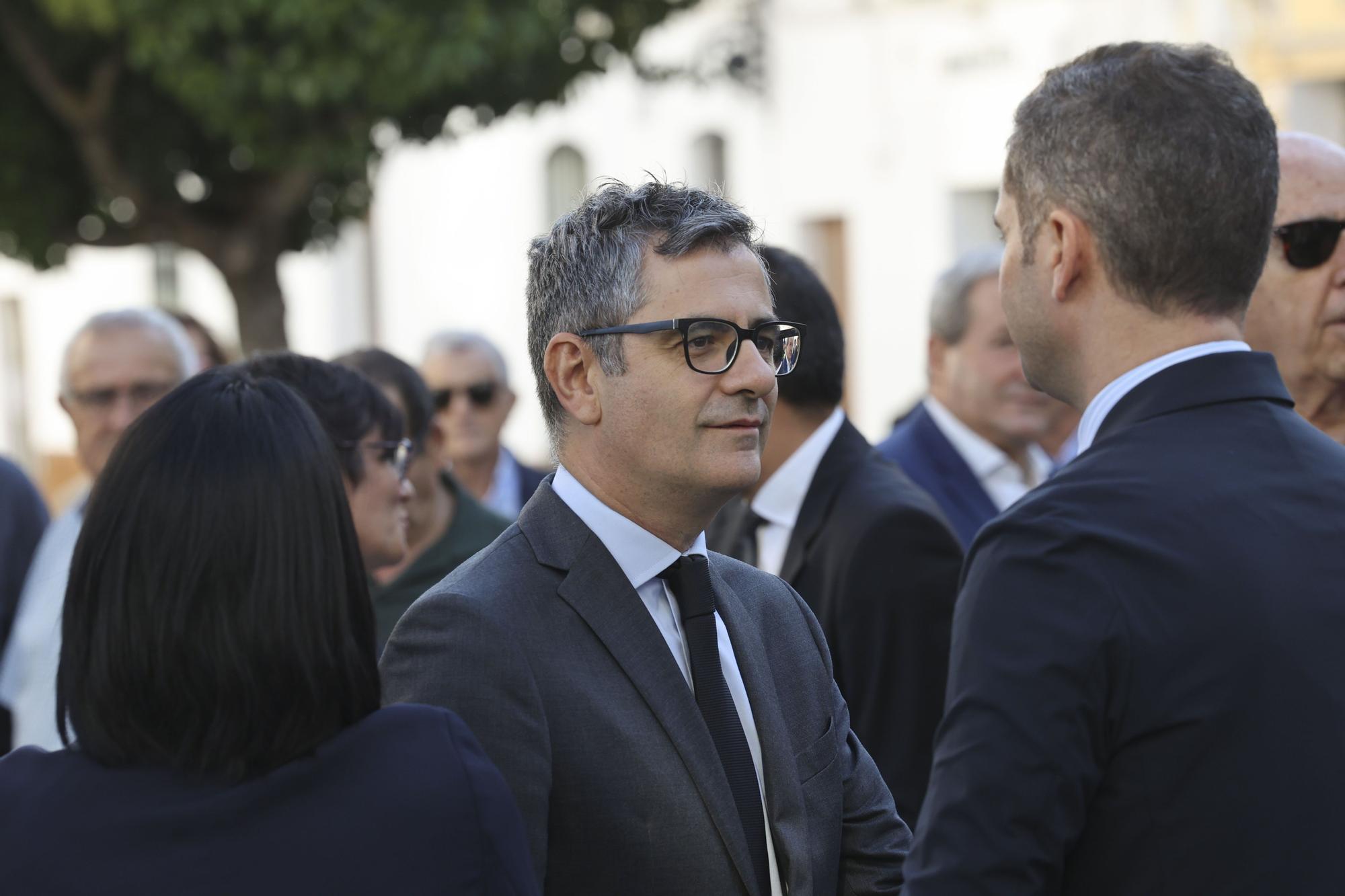 Multitudinaria despedida a Fernández Vara