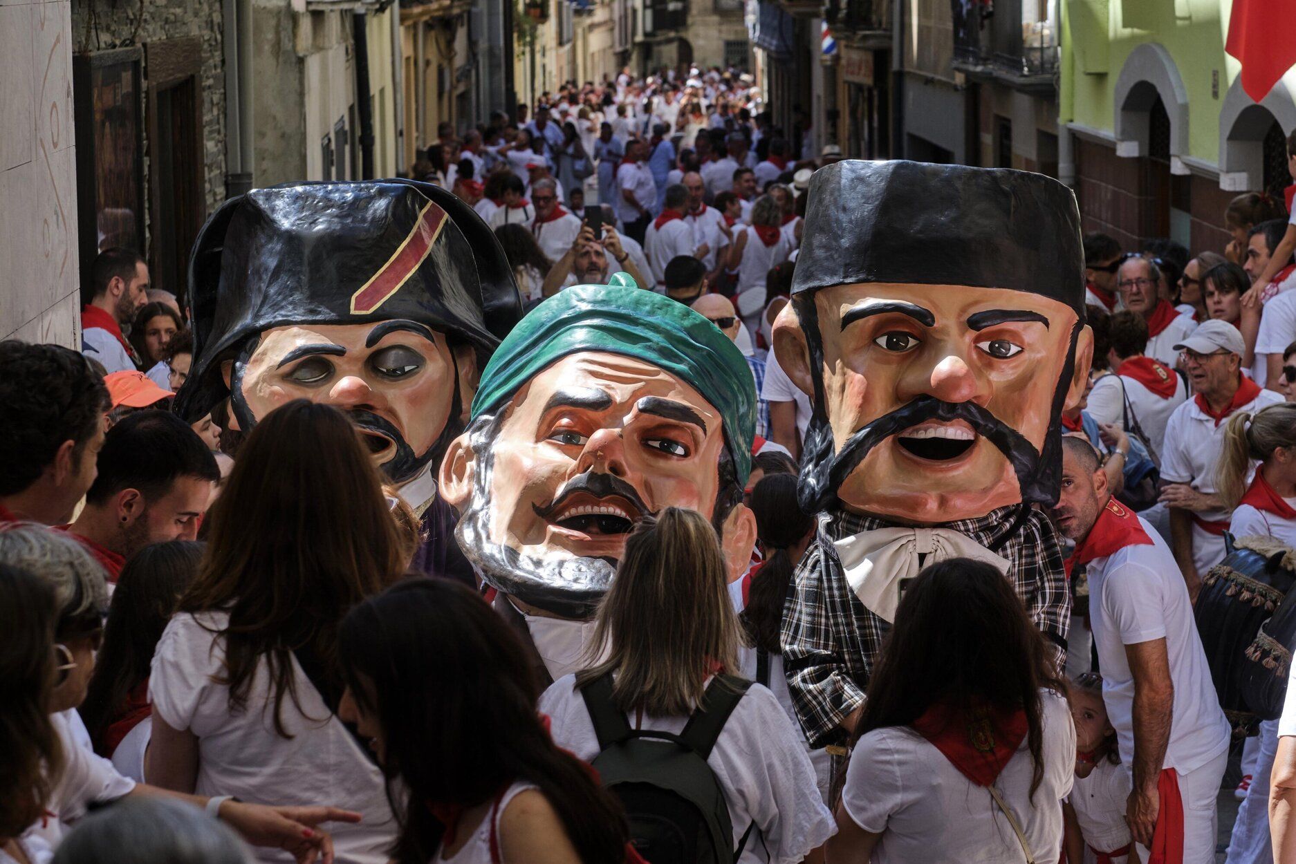 Fotos de la Bajadica del Puy de mujeres