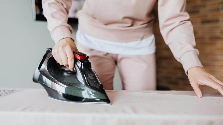 Adiós a las arrugas: el método infalible para planchar tu ropa y dejarla como nueva