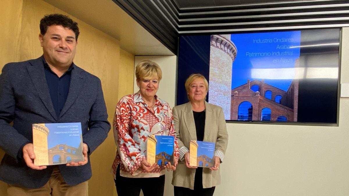 Asistentes a la presentación del libro.
