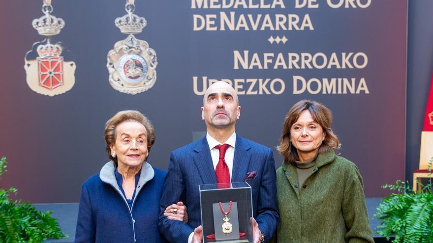 Fotos de la entrega de la Medalla de Oro de Navarra a Manuel Torres a título póstumo