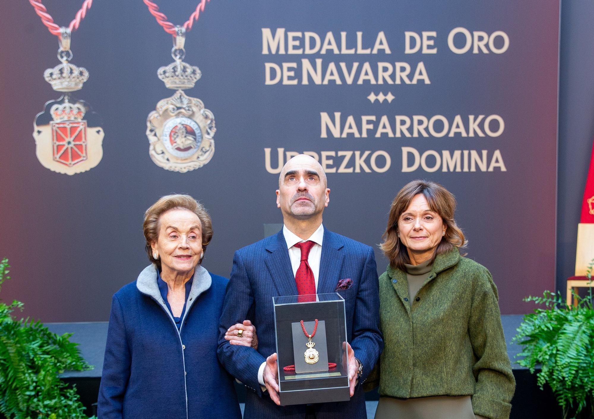 Fotos de la entrega de la Medalla de Oro de Navarra a Manuel Torres a título póstumo