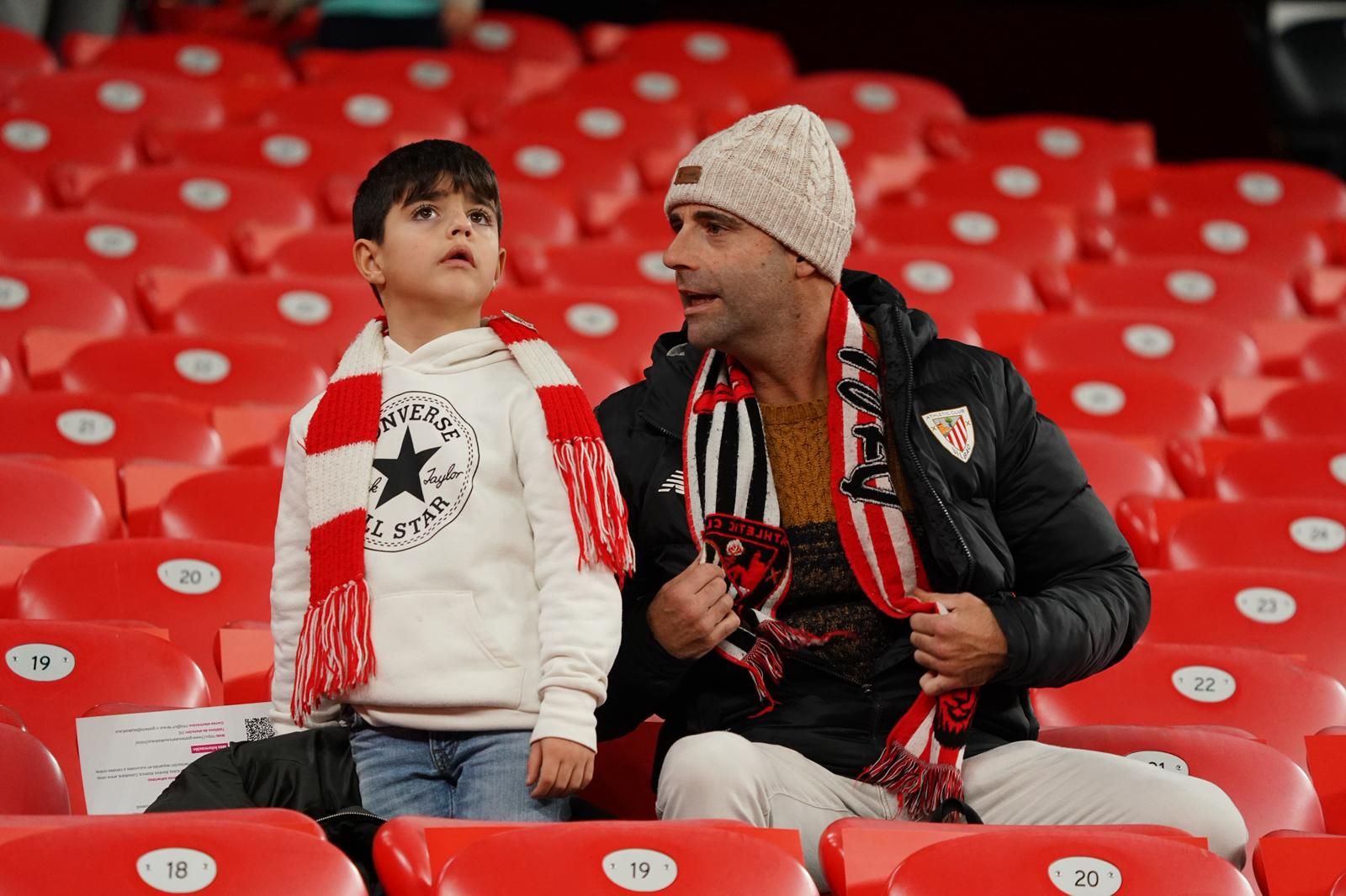 En imágenes: ¿Has estado en San Mamés viendo el Athletic-Real Oviedo? Búscate en nuestra galería de fotos