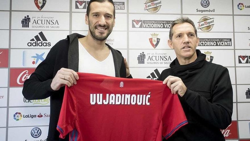 Vujadinovic: &quot;Estoy muy contento de regresar a Osasuna, mi casa&quot;