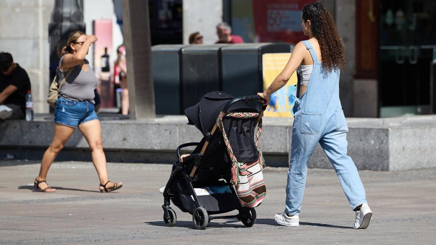El Gobierno Vasco blinda la conciliación: flexibiliza las excedencias, amplía las ayudas e incorpora a las familias de acogida