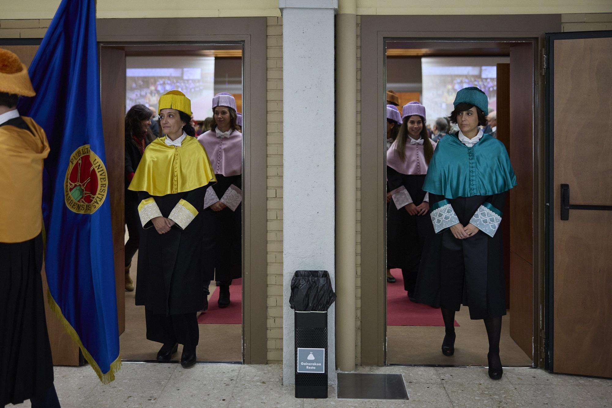 Fotos del homenaje de la UPNA a las personas que llevan 25 años trabajando en la Universidad
